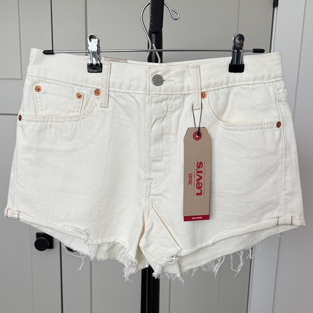 “LEVI’S” Selvedge WEDGIE Fit Denim Jean Shorts